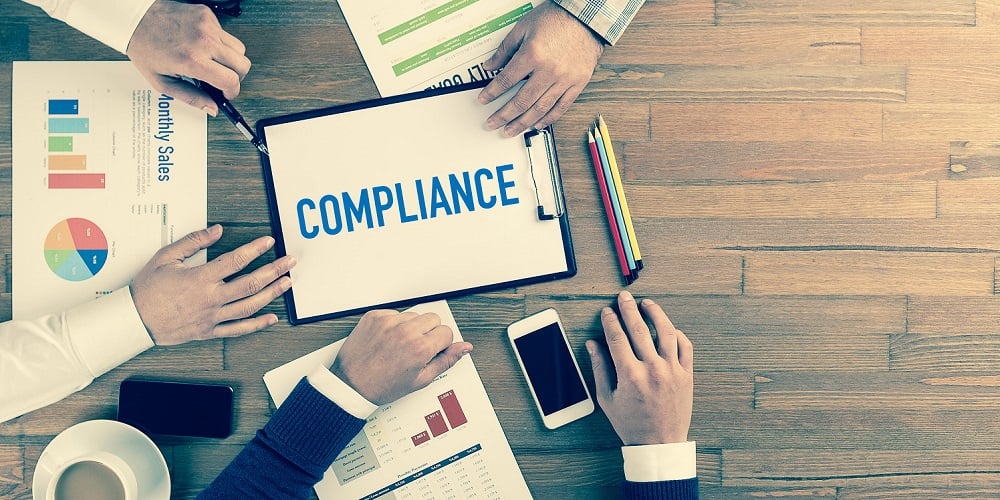 mitigate-compliance-risks-hr-software